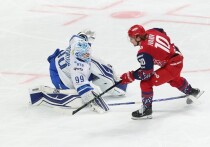 В центральном матче четверга в КХЛ столичное «Динамо», благодаря вдохновенной игре своего молодого стража ворот Максима Моторыгина, сумело реабилитироваться за разгромное поражение в Минске (1:7), и взять верх над действующим обладателем Кубка Гагарина, «Локомотивом» со счетом – 2:0