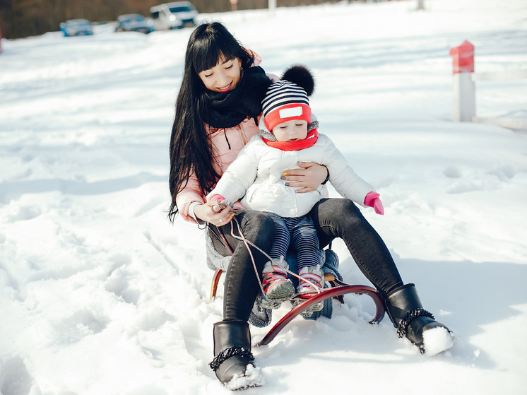 В томском сквере студенческих отрядов открылись ледяные горки