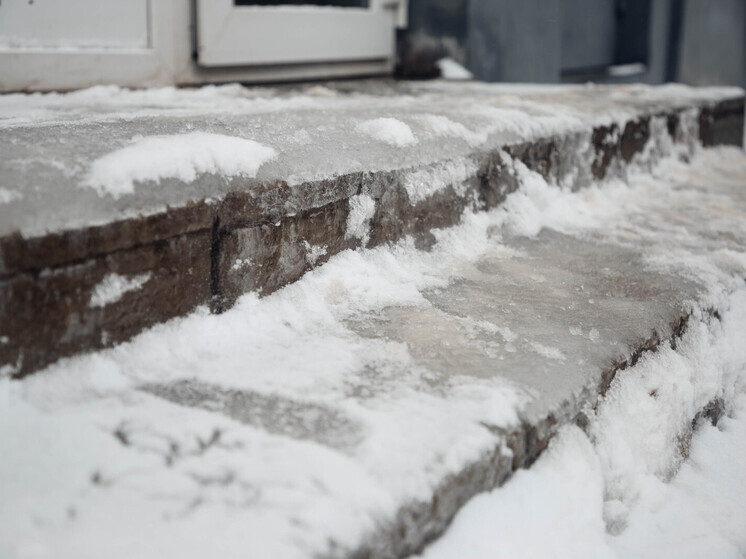 Желтый уровень опасности объявлен в Тверской области: на улице ветрено и скользко