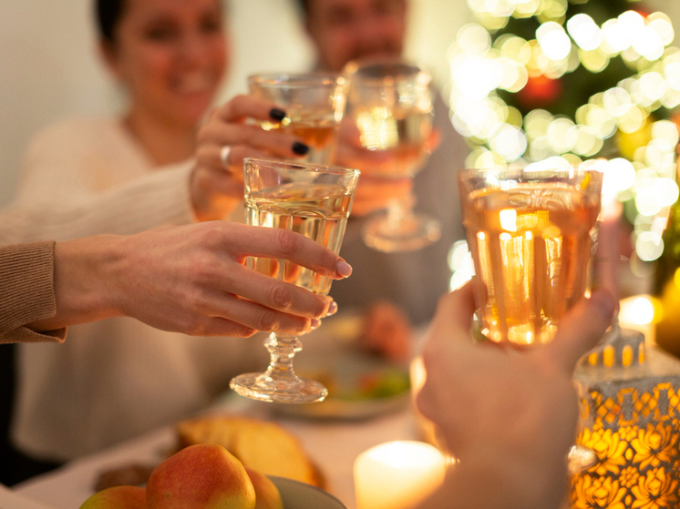 Врачи Кировского наркодиспансера призывают жителей региона быть бдительными и помнить об опасности чрезмерного употребления алкоголя