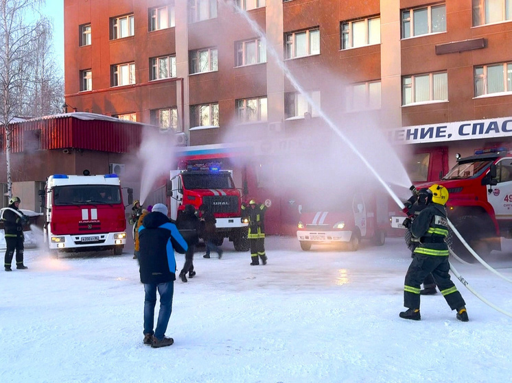 Легенда огнеборцев: начальник сургутского гарнизона ушёл на заслуженный отдых