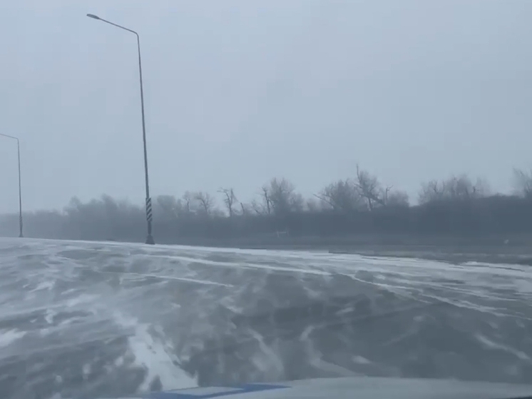 На севере Ростовской области трассу замело снегом