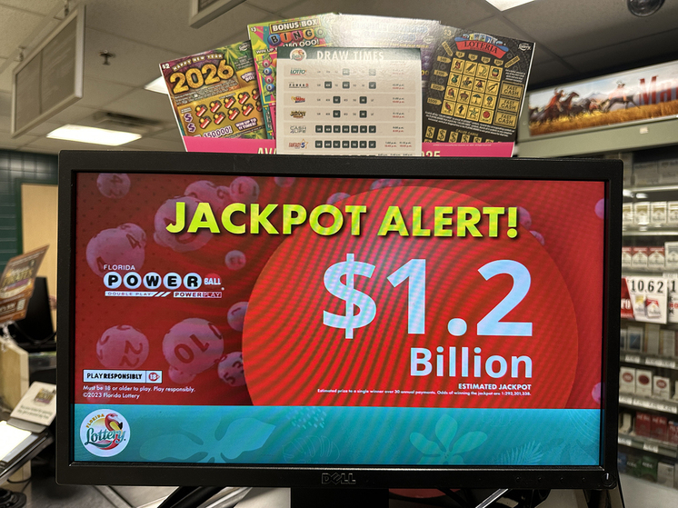 Лотерейный билет принес джекпот на сумму 1,8 млрд долларов прямо перед Рождеством