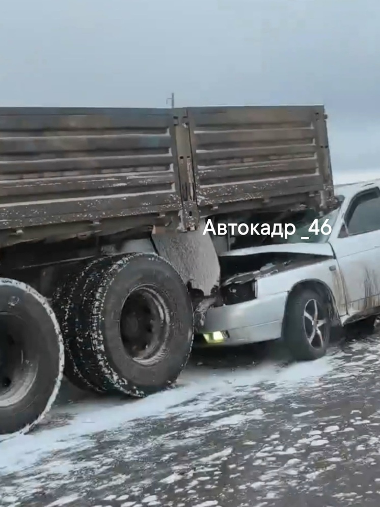 В Курской области в массовое ДТП попали около 10 автомобилей