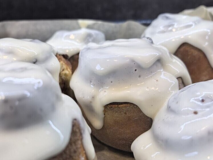 А совсем скоро Новый год
За окном - морозная зима, снег укутывает улицы, а в воздухе витает особенная, праздничная тишина