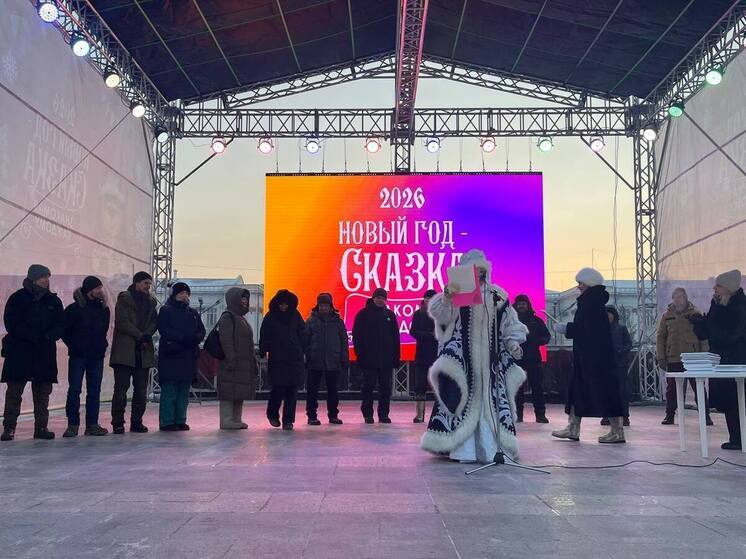 Победителей конкурса ледовых скульптур наградили в Чите