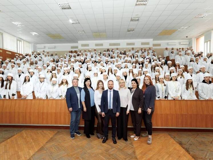 В Луганске стартовала пилотная программа совмещения учёбы и работы для будущих врачей