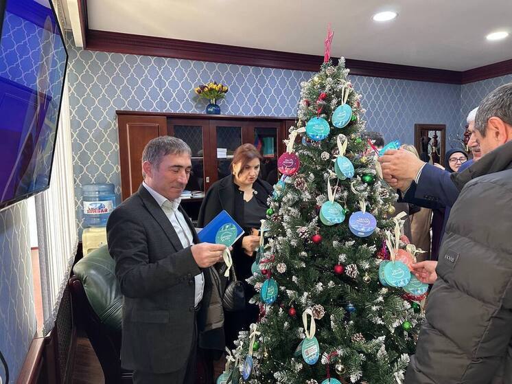 107 новогодних желаний детей исполняют Минздрав Дагестана и медицинские организации