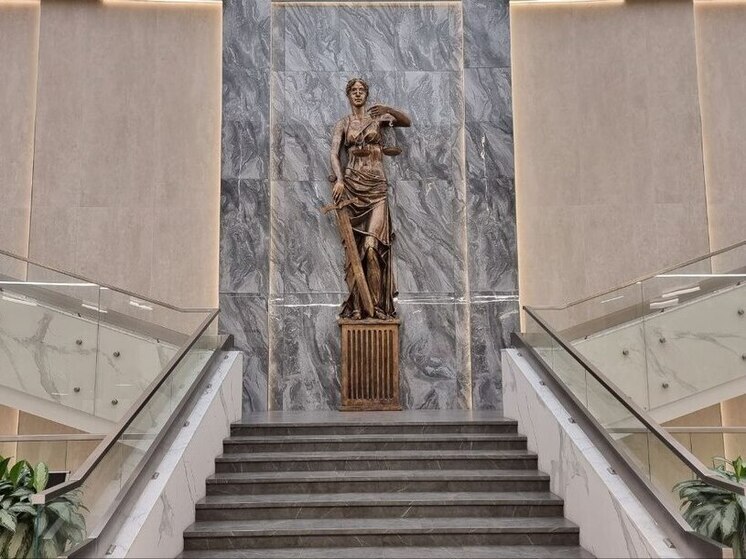 Петербурженка заплатит 113 тысяч за продажу поддельного Чебурашки в Интернете