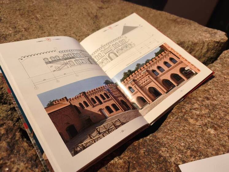 В Калининграде вышла первая в России книга об истории замка Нойхаузен