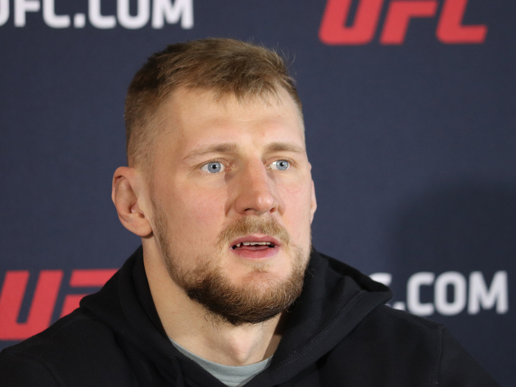 Российский боец является одним из главных претендентов на титул UFC в тяжелом весе.