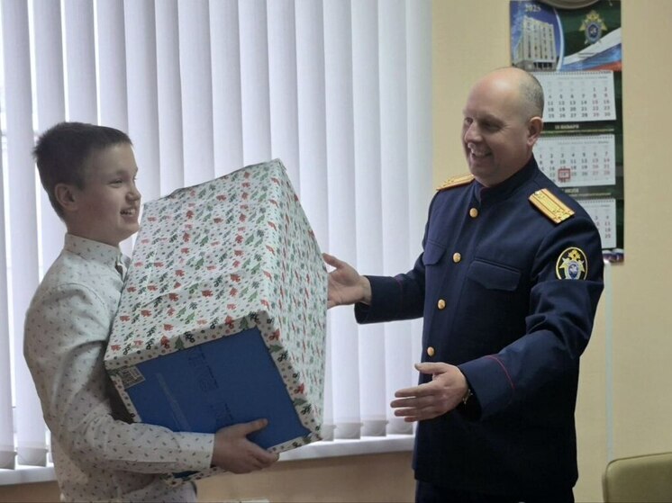 Операция «Новогоднее чудо»: тамбовские офицеры СКР поучаствовали в «Ёлке желаний»