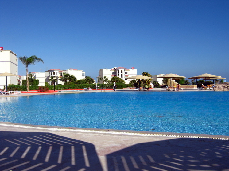 Новогодний отдых в тропиках может навредить здоровью: предостережение Онищенко