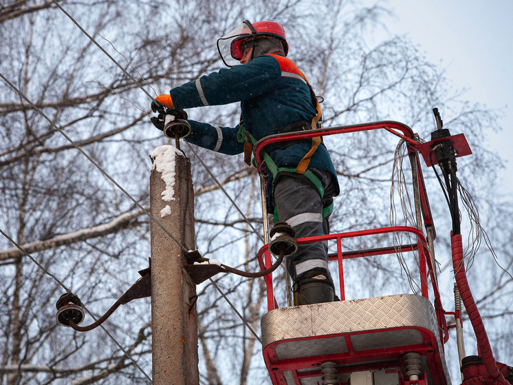 Энергетики «Тверьэнерго» работают в особом режиме из-за снежного циклона в Верхневолжье