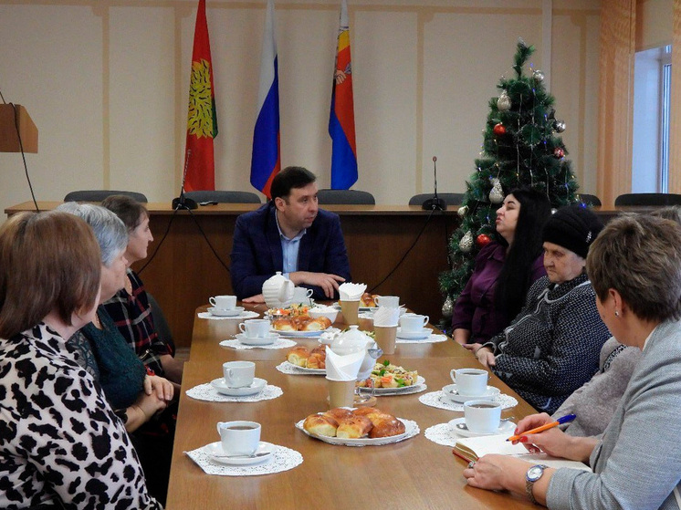 В Липецкой области подняли вопрос о поддержке матерей защитников