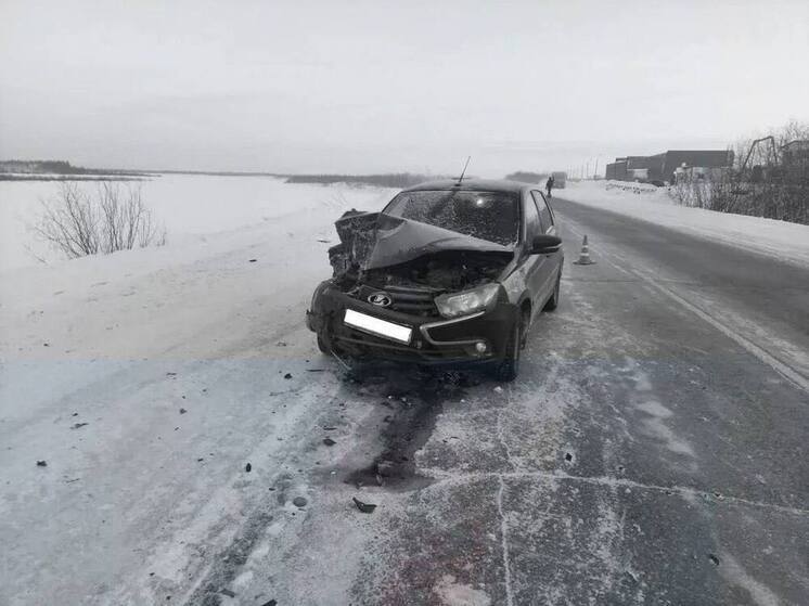Водитель пострадал в ДТП на трассе Сургут — Салехард