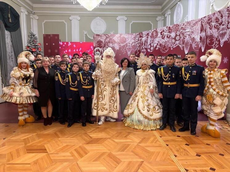 Губернаторская ёлка: 460 юных талантов отметили приближение Нового года с симфоническим оркестром