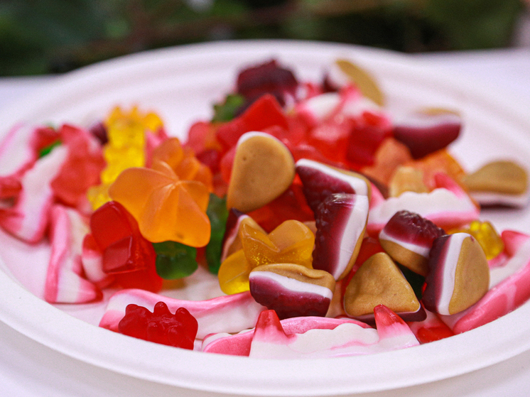 Секрет роста спроса на китайскую кондитерку: «Малосъедобно, но дети деньги несут, им все любопытно и нравится»