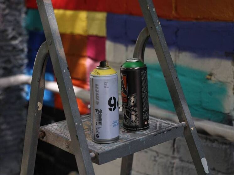 Челябинские граффитисты вместо корпоратива разрисовали стены детской больницы