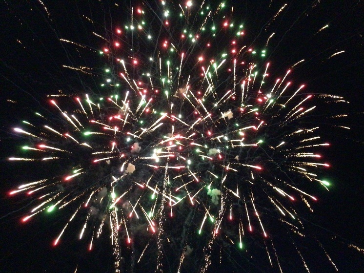 От восторга до ожога один шаг: вологжанам напоминают правила использования пиротехники