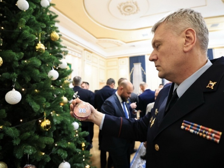 Курганские полицейские исполнили желание 12-летней художницы