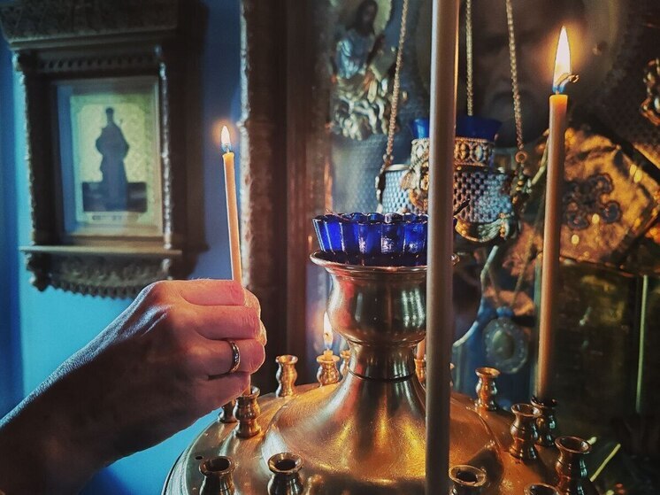 По народному календарю 27 декабря 2025 года отмечается Филимонов день. Православная церковь в эту дату вспоминает святых мучеников Аполлония, Феотиха, Ариана и Филимона. Все они пострадали за веру во время гонений на христиан в Египте по указанию императора Диоклетиана.