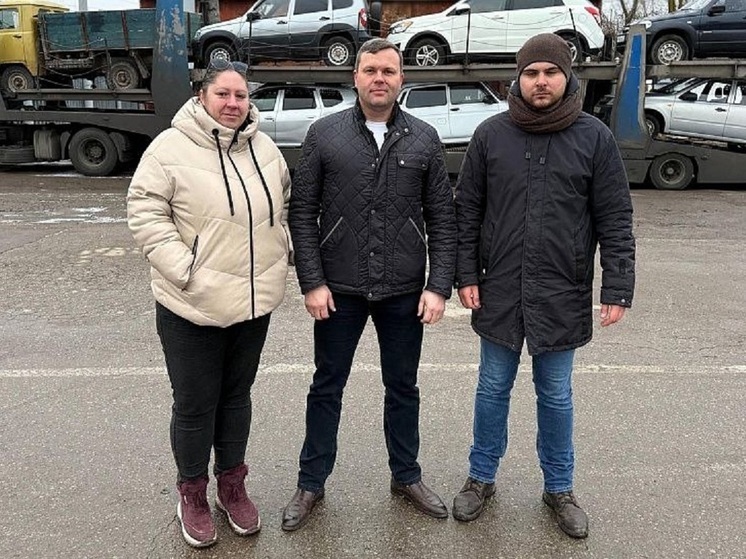 Тульским бойцам  в качестве гуманитарного груза передали восемь автомобилей