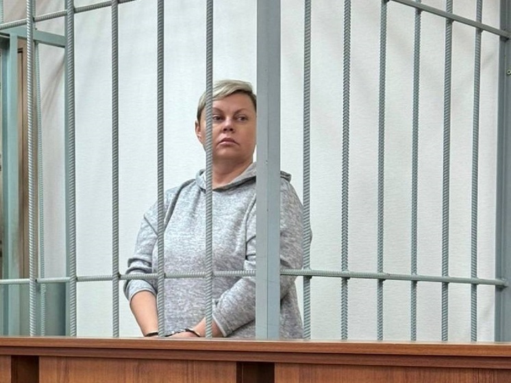 Продлили домашний арест замглавы Ревды, обвиняемой во взятке