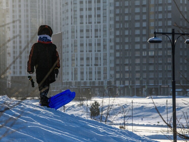 Эксперты объяснили, зачем современным родителям контролировать каждый шаг ребенка