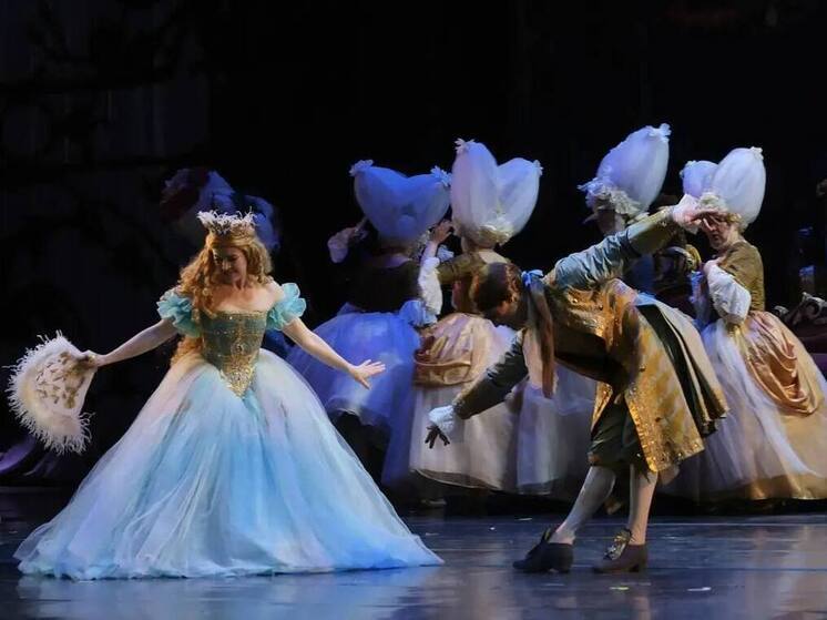 В Астрахани прошла благотворительная новогодняя ёлка для детей