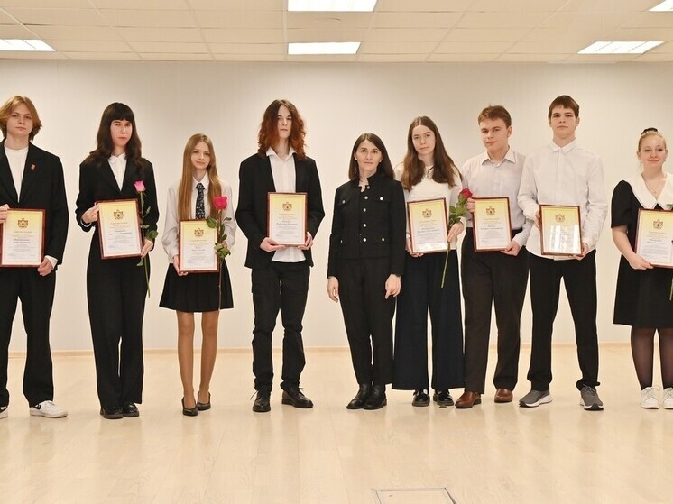 Рязанские одарённые школьники получили именные стипендии губернатора