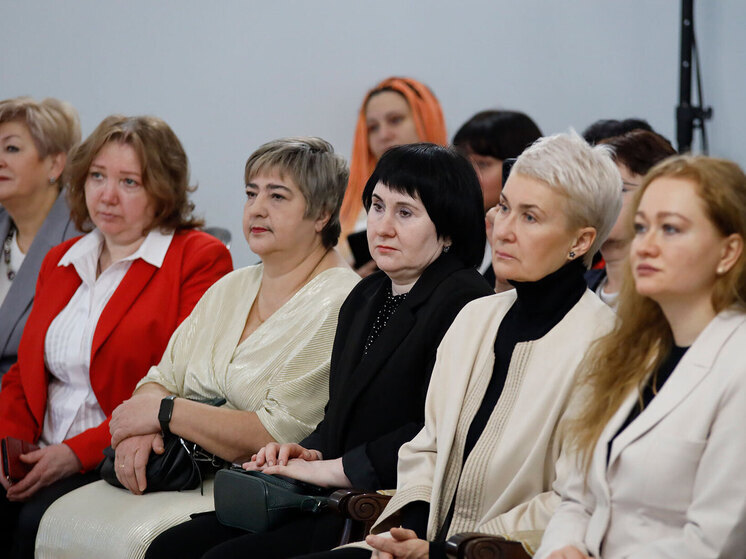 Родителям особых детей вручили награды в Тульской области