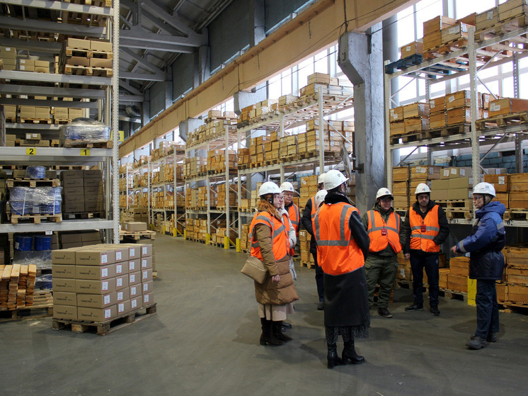 Ветераны СВО побывали на Орловском сталепрокатном заводе