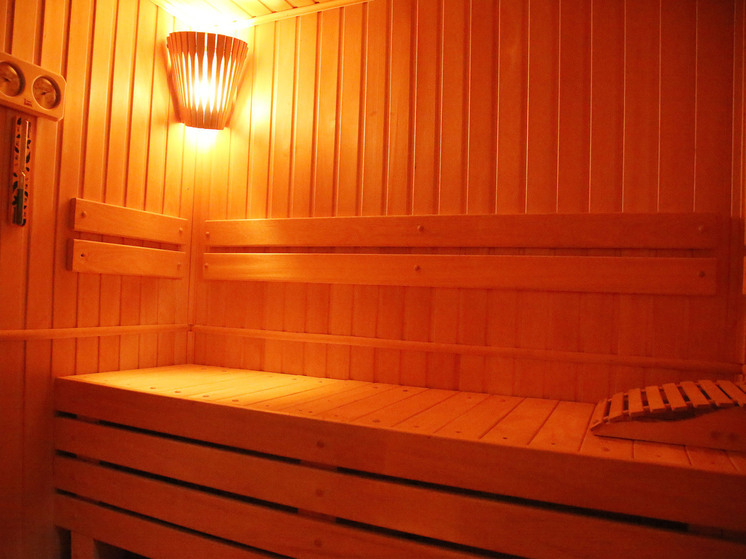 Врач объяснил, чем можно заразиться в общественной бане