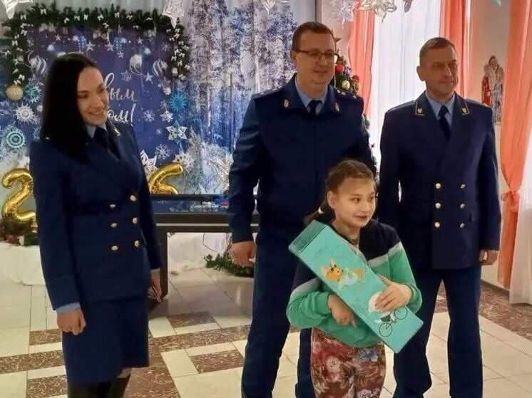 В Орловской области сотрудники прокуратуры встретились с детьми из центра «Остров детства»