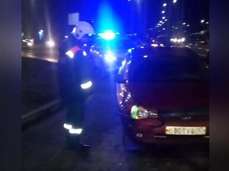 В Великом Новгороде столкнулись два легковых автомобиля, пострадал ребенок