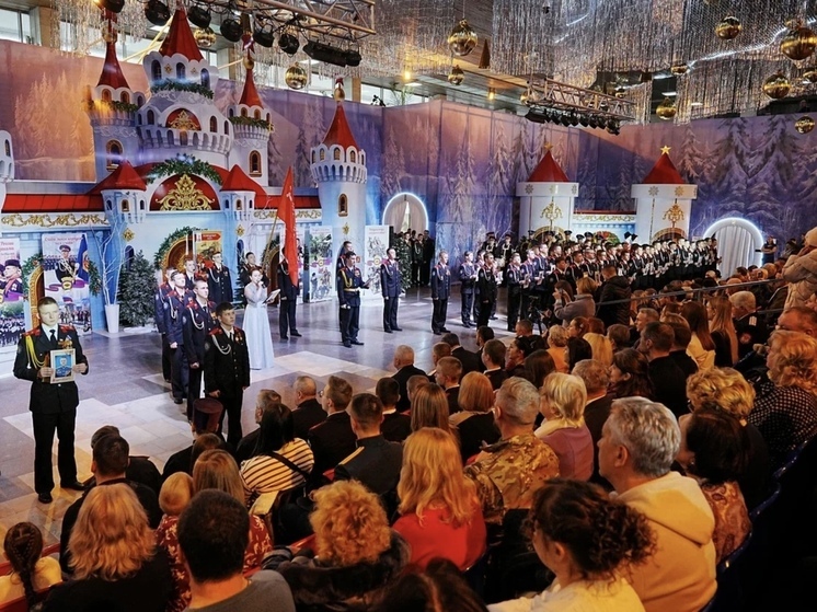 В Новороссийске состоялся новогодний бал кадет