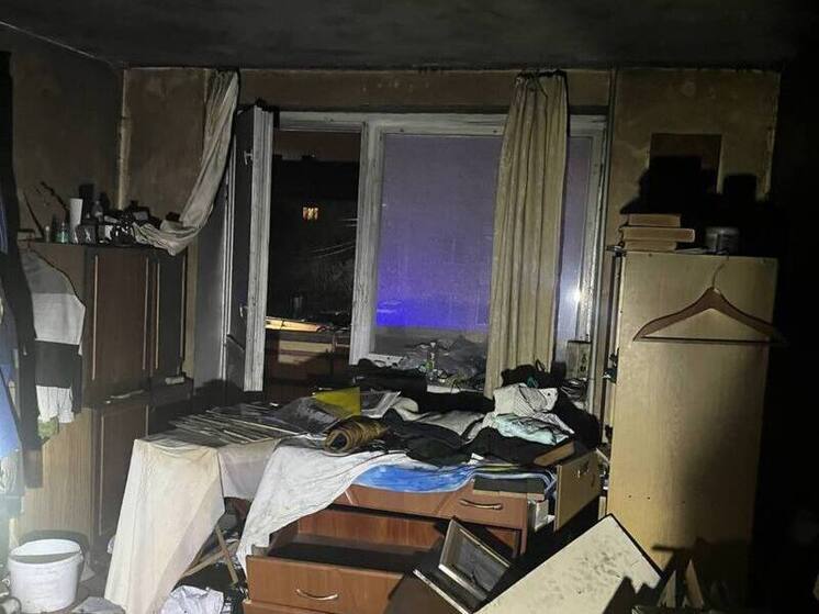 Калининградские спасатели вынесли хозяина квартиры из пожара