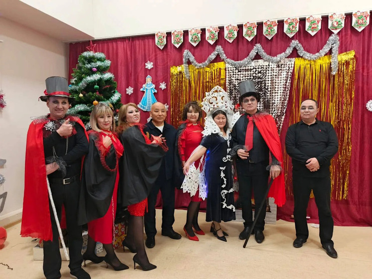 В Калмыкии прошел конкурс новогодних костюмов