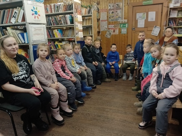 Для малышей в Индиге устроили показ «Мешка яблок»