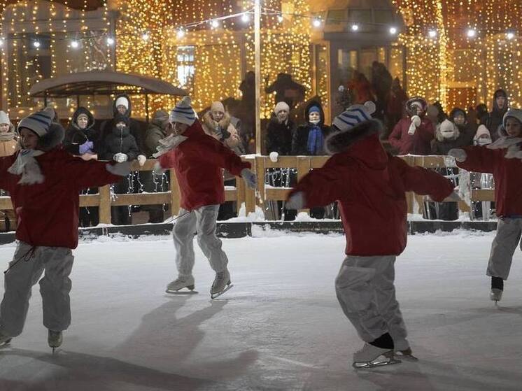 Губернатор Ямала открыл крупнейший каток округа в Новом Уренгое