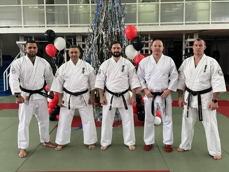 Чемпионы каратэ провели мастер-класс для липецких студентов