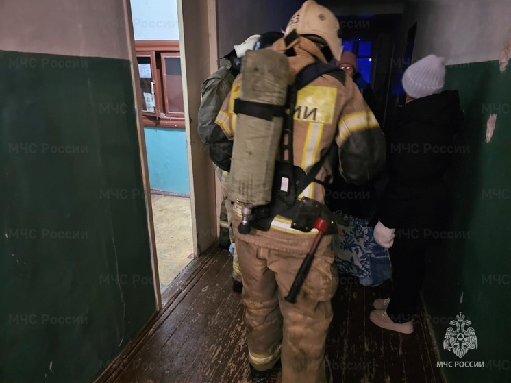 При пожаре в свердловском поселке Калья погибли люди