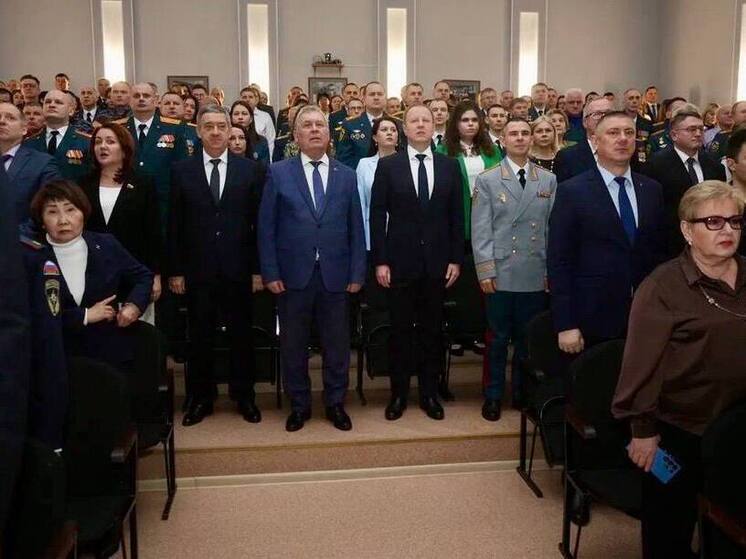 Губернатор Томенко поздравил алтайских спасателей с профессиональным праздником