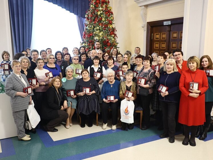 Новосибирск отметил наградами активных горожан за помощь участникам СВО