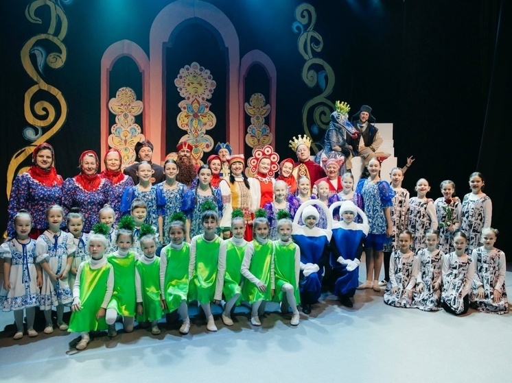 Премьера спектакля для детей «По щучьему велению» прошла в Коряжме