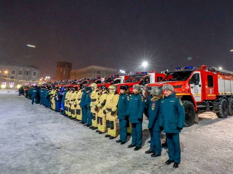 Новосибирские спасатели приняли поздравления в свой профессиональный праздник