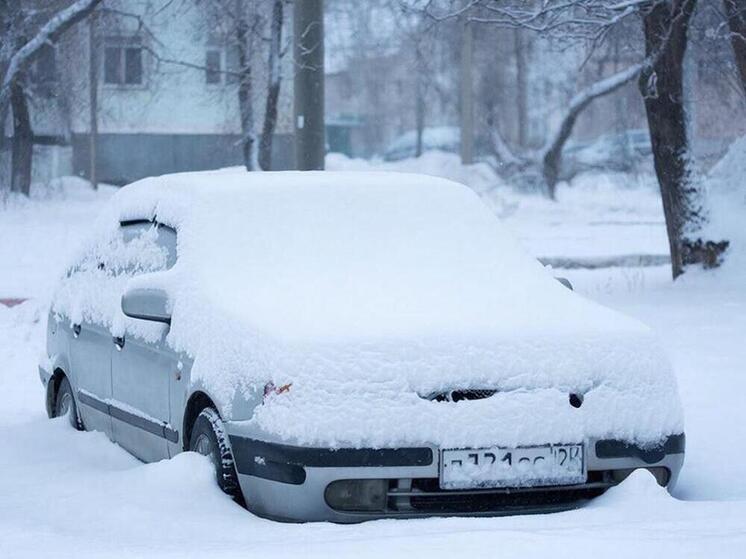Смоленских водителей предупредили о штрафах за снег на машине