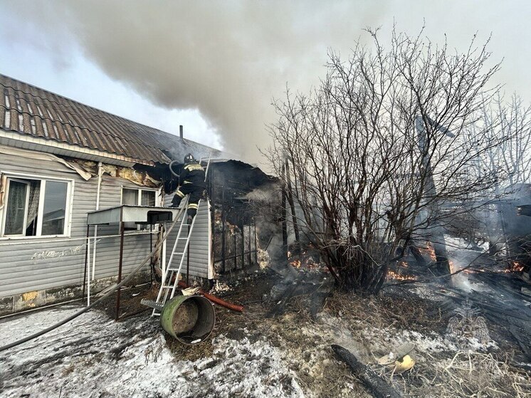 За сутки в Красноярском крае потушили 11 пожаров, один человек погиб