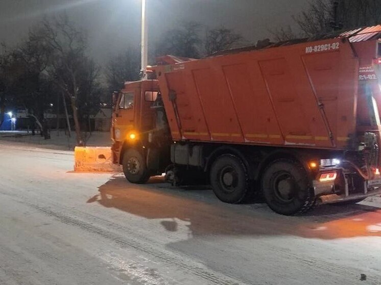 Более 7 тысяч километров крымских дорог очистили от снега